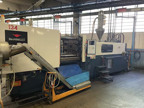 Pressa oleodinamica per stampaggio plastica Maico Presse