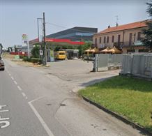 Foto 2 Grande Attività Commerciale con Abitazione su Provinciale