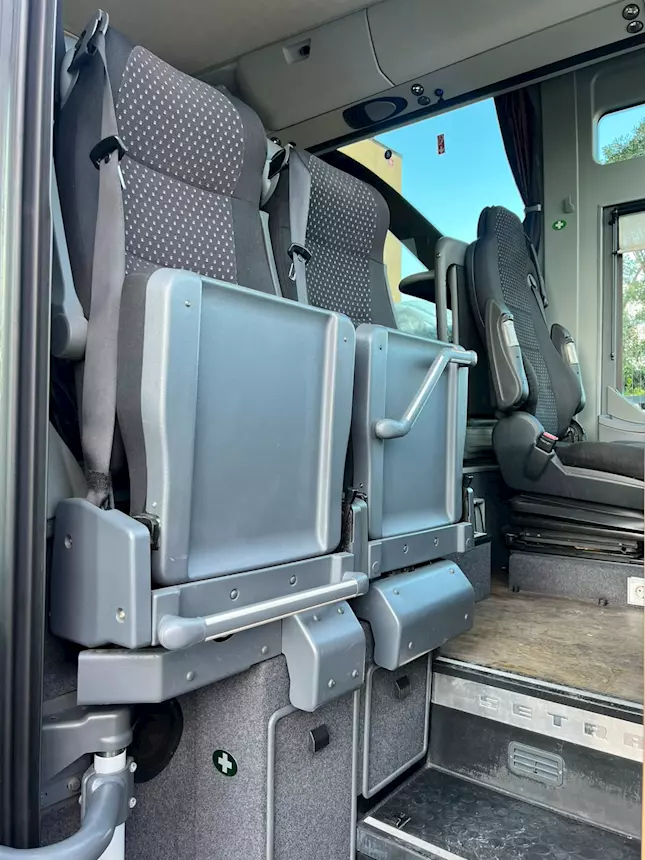 Foto 8S 411 HD EURO V Marca Setra, anno 07, cambio: manuale
