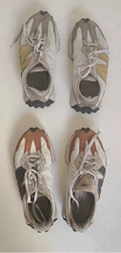 2 paia di scarpe New Balance 327 - Numero 44.5
