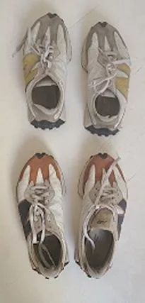 2 paia di scarpe New Balance 327 - Numero 44.5