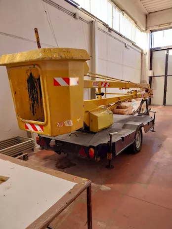 Piattaforma aerea - 6 x 1,70 alza 11 metri