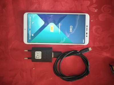Smartphone Wiko Y80