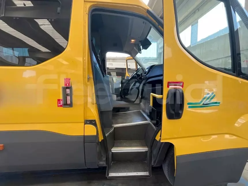 Foto 9Iveco Daily, 2019, 19 posti, Euro 6 Km 60958, cambio: manuale