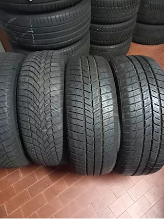 Gomme 215 60 17 INVERNALI