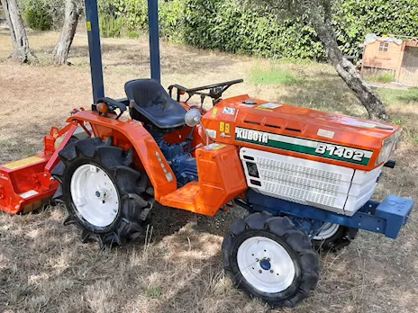 Trattore Kubota B1402