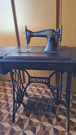 Macchina Singer epoca, modello ribaltabile - Anteprima 3