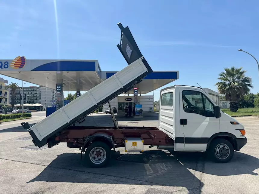 Foto 2Iveco Daily 35c11 2.8 cc cassone ribaltabile trilaterale Anno 2002