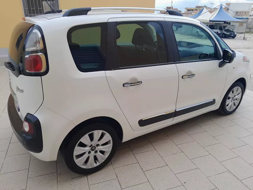 Citroën C3 Picasso 1.6 HDI Exclusive Anno 2016 Km 110000, pronta consegna - Foto 6