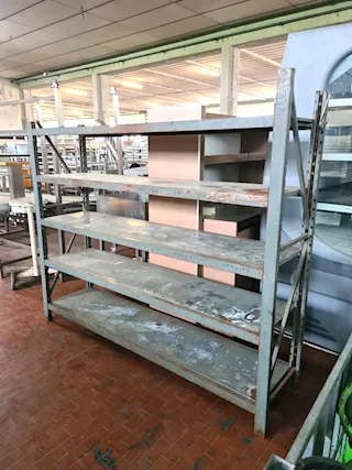 Scaffalatura da magazzino usata