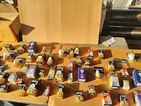 STOCK LAMPADINE NUOVE 50.000 PEZZI, marca Duracell - Anteprima 5
