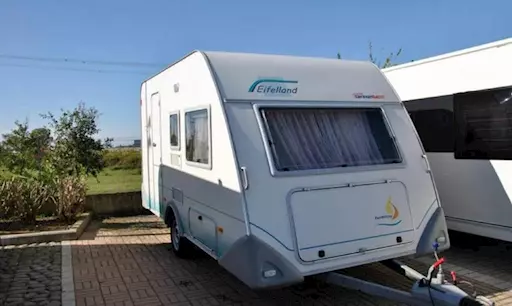 Caravan/Roulotte Eiffeland Holiday 400 LK usato