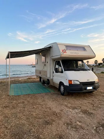 Meridian -camper mansardato lungo 6 metri