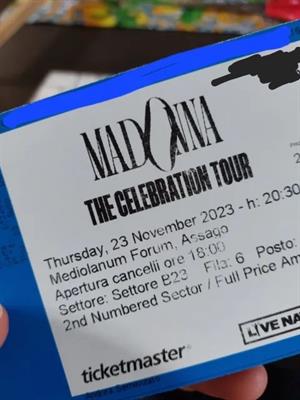 Cedo 2 biglietti concerto di Madonna a Milano