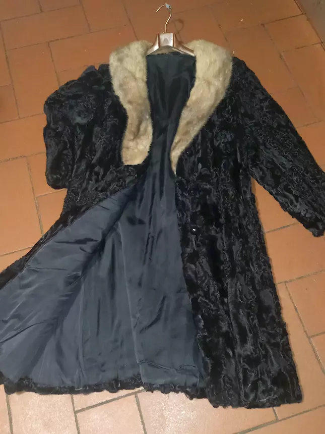 Foto 2Cappotto vintage di Astracan, colore nero, taglia 50