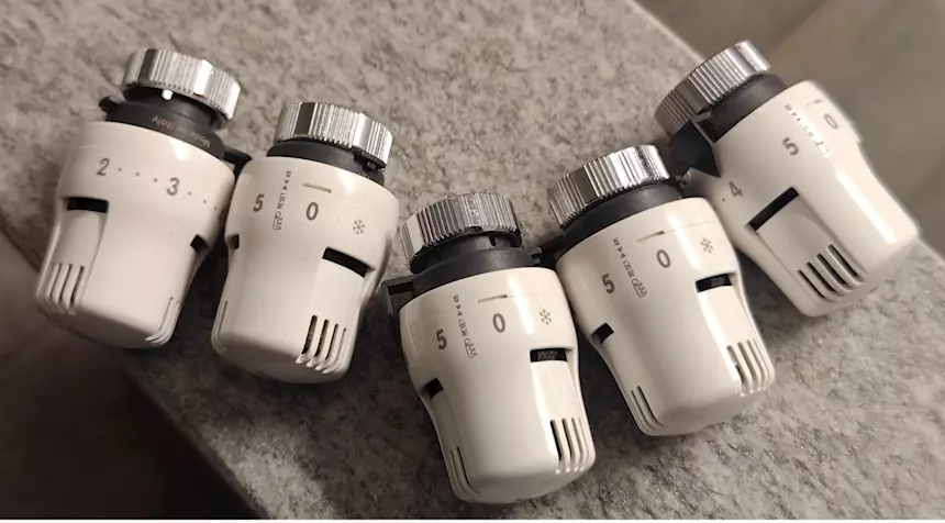 N° 5 Caleffi serie 200000 comando termostatico per valvole, in ottime condizioni - Foto 5