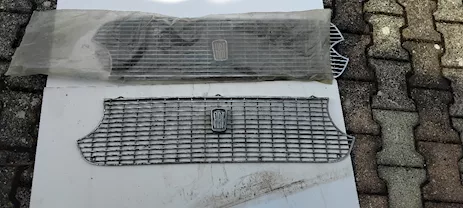 Fiat 1300 mascherina anteriore