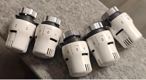 N° 5 Caleffi serie 200000 comando termostatico per valvole, in ottime condizioni - Foto 5