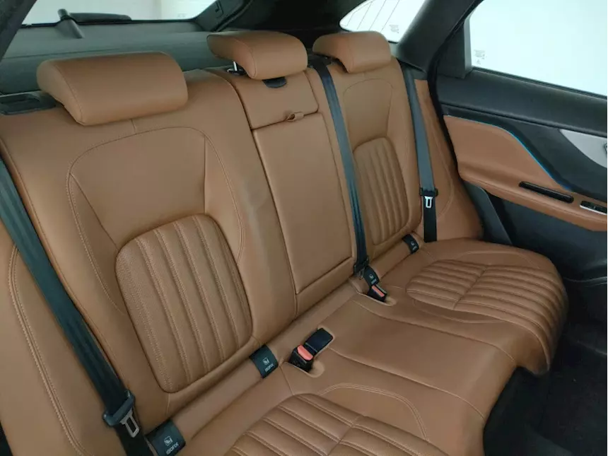 JAGUAR F-PACE 2.0D I4 PORTFOLIO AWD 240CV AUTO MY18 Anno 2017, colore Grigio - Foto 5