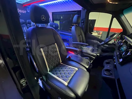 Minibus turistico Mercedes-Benz Sprinter del 2022