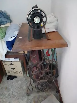 Macchina da cucire Singer antica - Anteprima 1