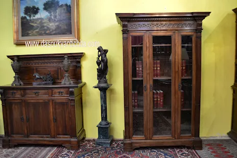 Libreria a tre ante stile Neorinascimento