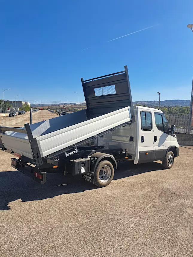Foto 2IVECO DAILY DOPPIA CABINA RIBALTABILE TRILATERALE - NUOVO, cassone fisso