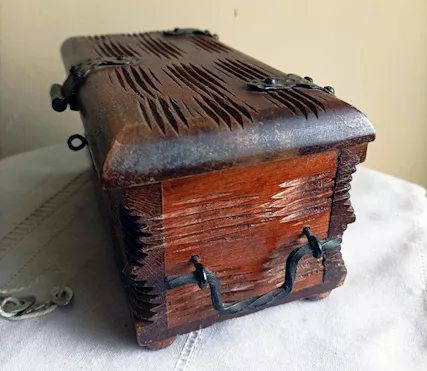 COFANETTO DI LEGNO CON SERRATURA E CHIAVI - Foto 2