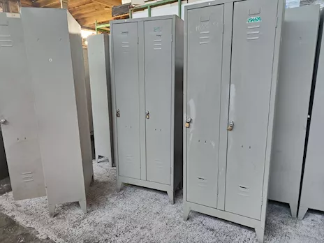 Stock armadietti da spogliatoio 2/3 posti