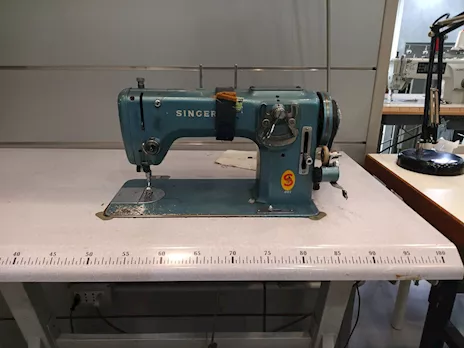 Macchine da cucire con bancale