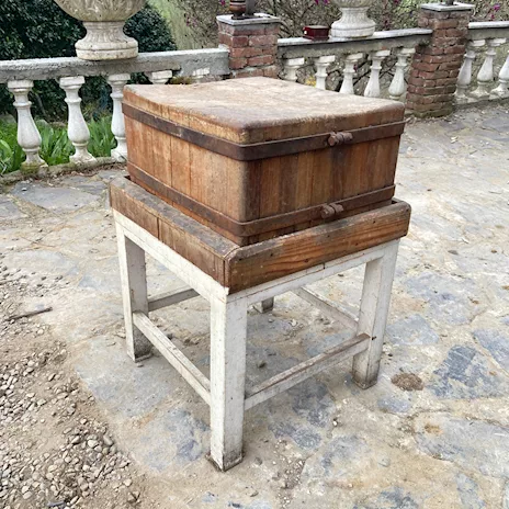 Ceppo da macellaio tavolo lavoro