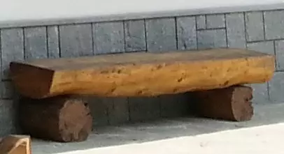 Foto 4Sedili e panche fatti con tronchi di abeti secolari