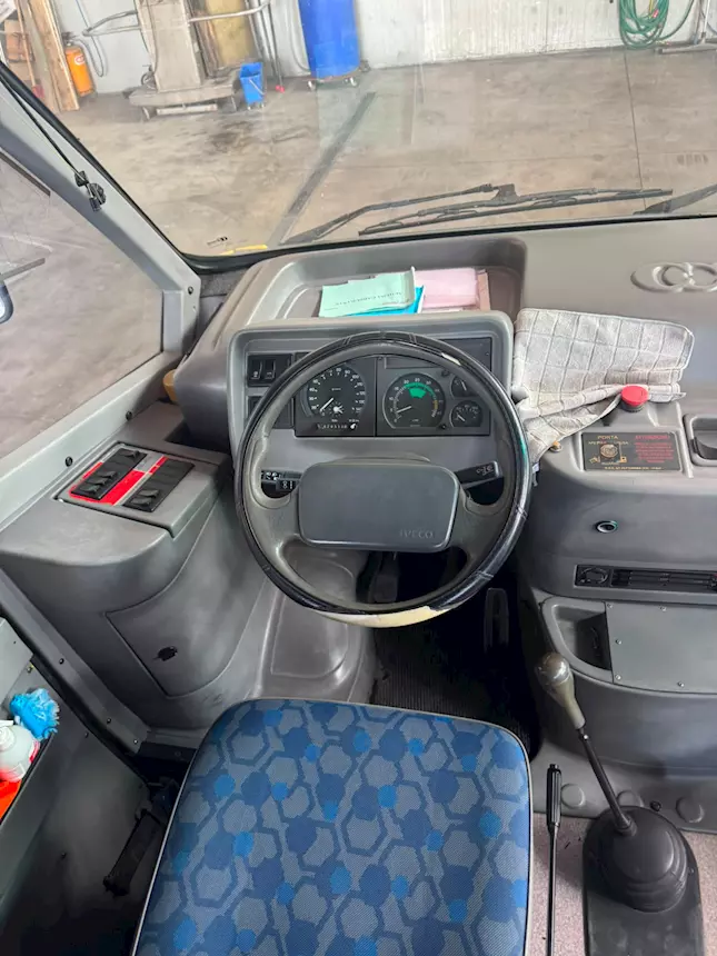 Foto 6Vendo scuolabus Marca Iveco Anno 1999 Euro 2