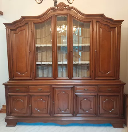 Vetrina Credenza misure larg. 240 cm. x prof. 60