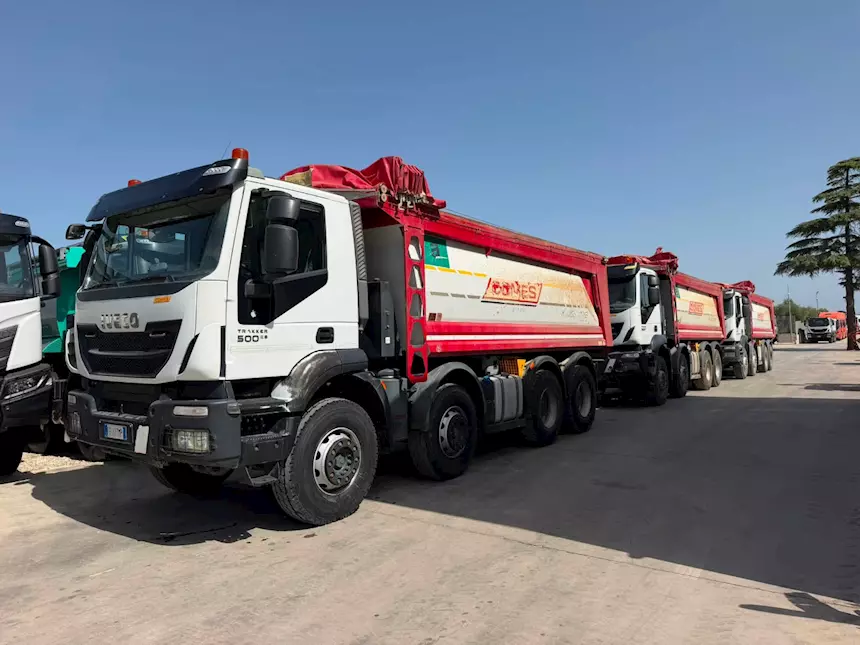 Foto 9Iveco Trakker 3 Assi 4 Assi Varie Dispobilita Mezzo d'opera