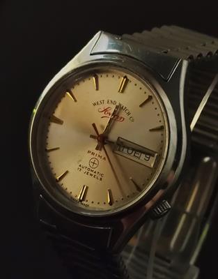 Orologio automatico West And Watch Co. revisionato.