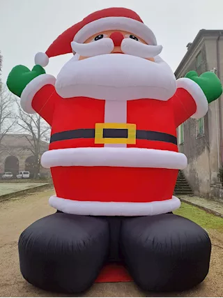 Noleggio Gonfiabile Babbo Natale da 6 mt di altezza