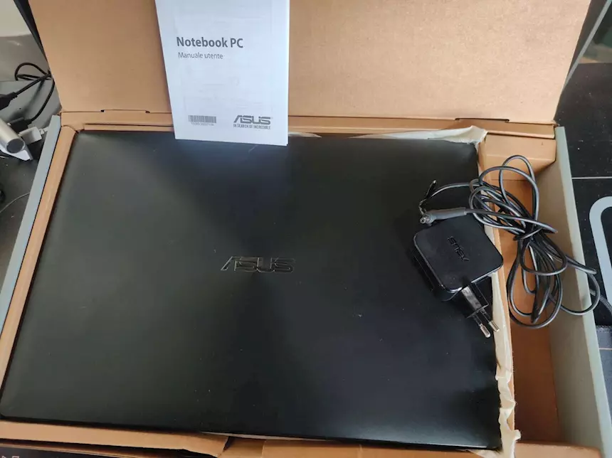 Foto 4 Computer portatile notebook ASUS con Windows 10