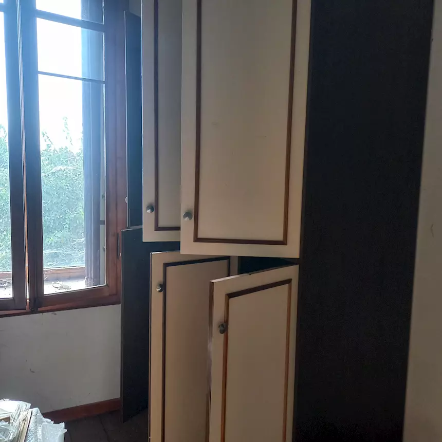 Foto 5Vendo armadio in legno 6 ante dimensioni, prezzo trattabile