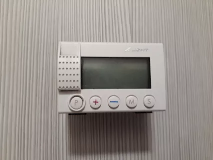 Cronotermostato Bticino N4448 bianco della serie Light - Anteprima 1