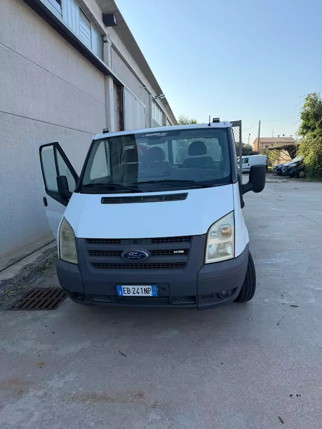 Foto 4Lotto Unico - Furgone Ford Transit targato EB241NP Anno 2010, cilindrata 2.402