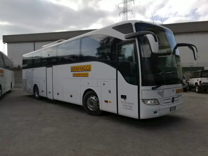 Mercedes Tourismo Anno 2008 Km 863000 Euro 4