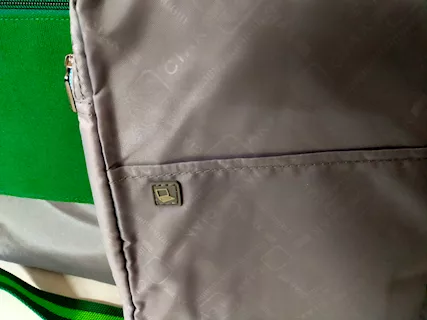 Borsa tracolla porta pc Calvin Klein, mai usata - Anteprima 3