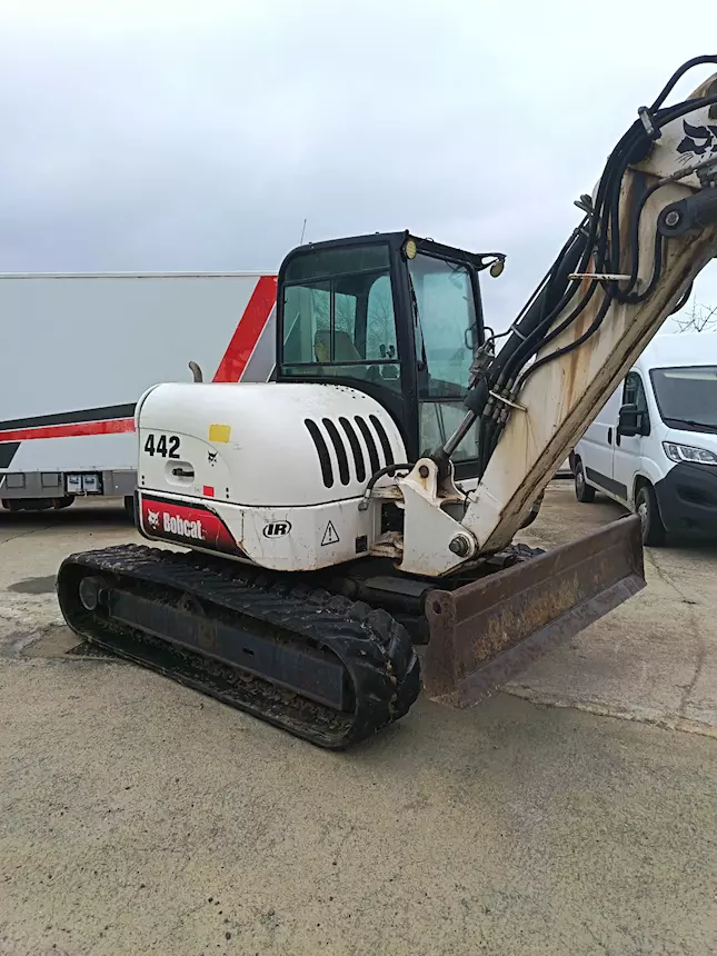 Escavatore Bobcat 442 Anno 2010, in buone condizioni