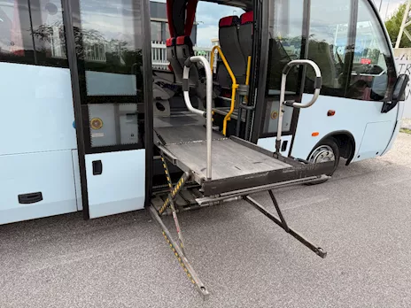 Autobus Marca Iveco 31 posti con pedana disabili Anno 2009 Euro 5 - Foto 5