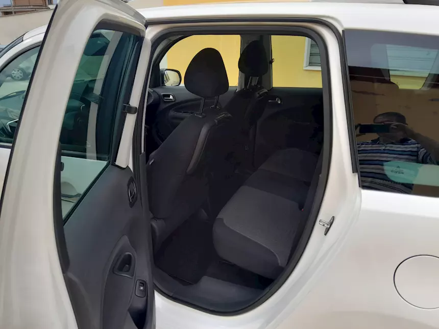 Citroën C3 Picasso 1.6 HDI Exclusive Anno 2016 Km 110000, pronta consegna - Foto 9