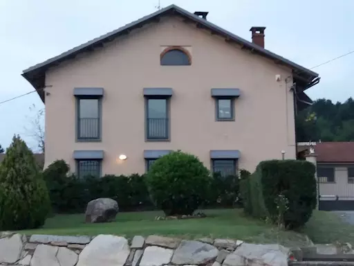 Casa ristruttura con giardino