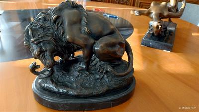 Bronzetto firmato Bayre lo scultore degli animali