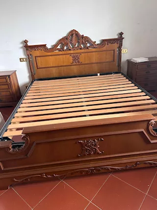 Letto matrimoniale in legno massello no rete