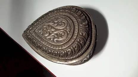 Scatola in argento fatta a cuore